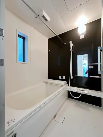 安佐北区口田4丁目No.1の浴室|浴室乾燥機気付き1坪タイプの浴室☆
ユニットバスは、気密性にも優れています。そのため、冬場でもお湯が冷めにくく、暖かい空間を維持することができます。