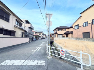 【前面道路含む現地写真】