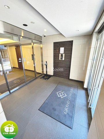 グランドコンシェルジュ菊川のエントランス