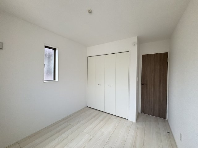 GRAFARE西区清里2期｜名古屋市の戸建ならホームアップの洋室|全室収納付き