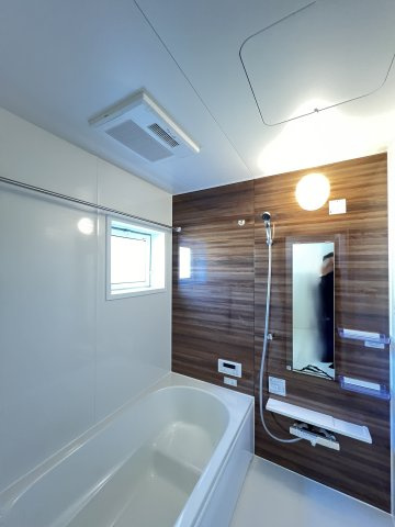 橿原市新口町全２棟 １号棟 の浴室|のびのび入浴できるシステムバス