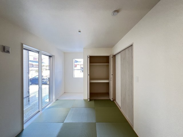 橿原市新口町全２棟 １号棟 の和室|和室６帖です　押入れ付き