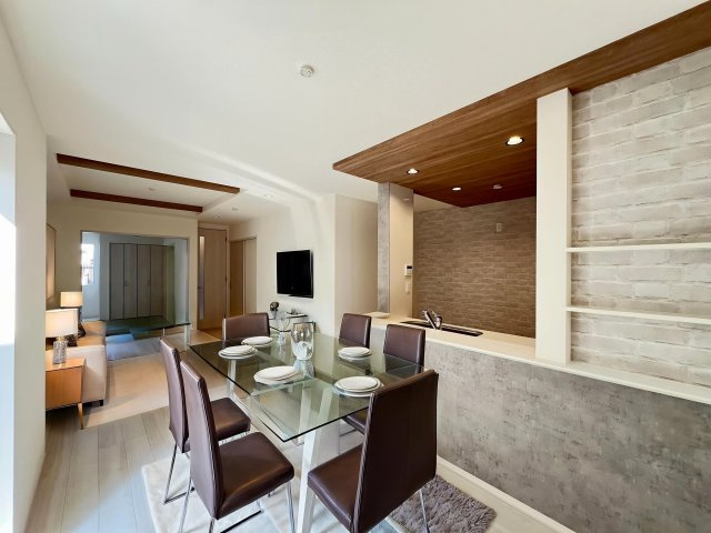 橿原市新口町全２棟 １号棟 の居間・リビング|リビングです　この家具はAI生成によって配置されたものです