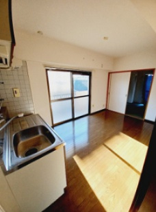 【居間・リビング】 | グランエクセル高師浜 | ※イメージ　同物件別号室の写真