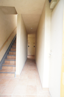 【エントランス】 | カーサ・コリーナ | 綺麗なエントランス