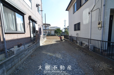 【前面道路含む現地写真】 | 座間市相武台１丁目　売地　全２区画【仲介手数料無料】