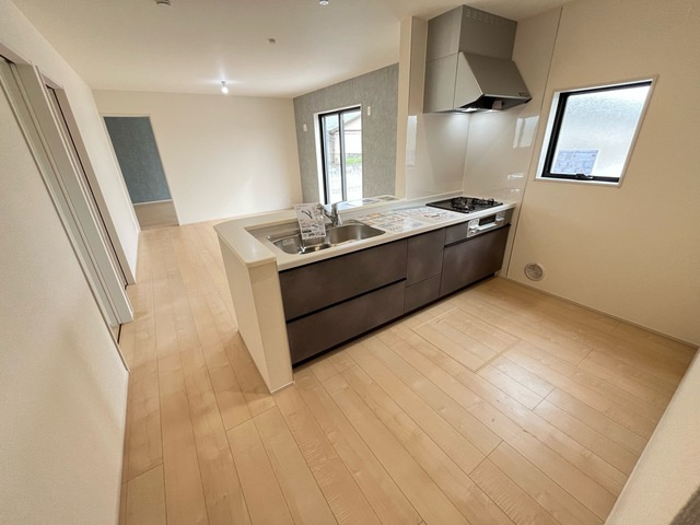 小山市中久喜　新築戸建1-5のキッチン