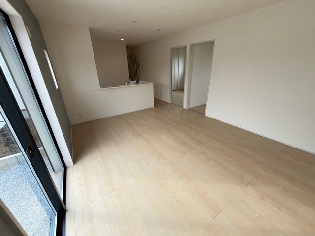 小山市中久喜　新築戸建1-5の居間・リビング