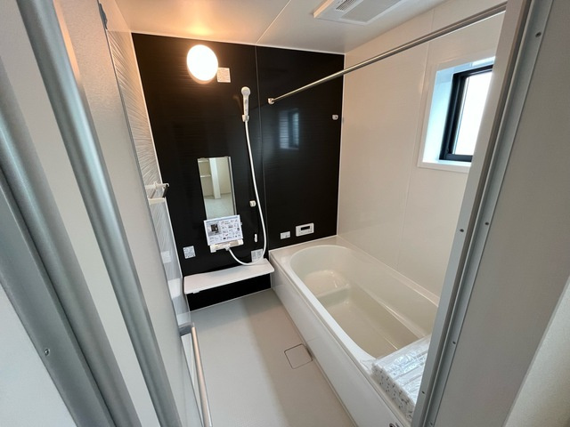 小山市中久喜　新築戸建1-5の浴室