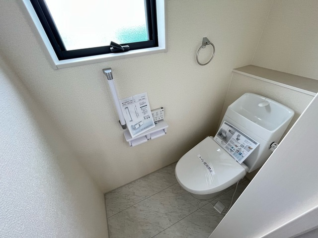 小山市中久喜　新築戸建1-5のトイレ
