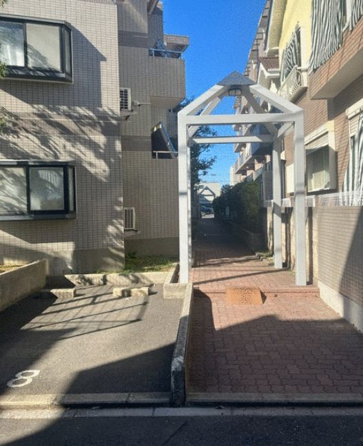 ストーン本八幡のエントランス