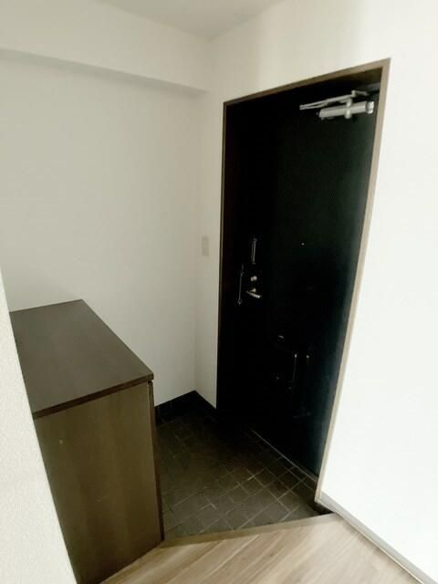 ストーン本八幡の玄関