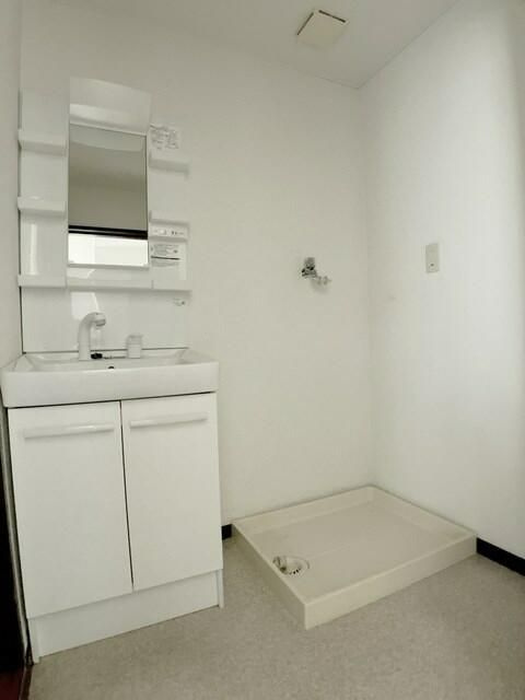 ストーン本八幡の洗面所