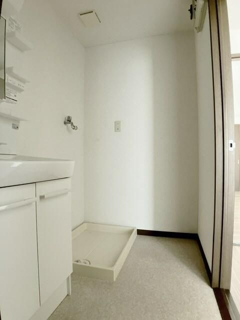 ストーン本八幡の洗面所