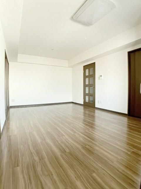 ストーン本八幡の居間・リビング