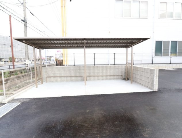 サンライズ新土河原の駐車場