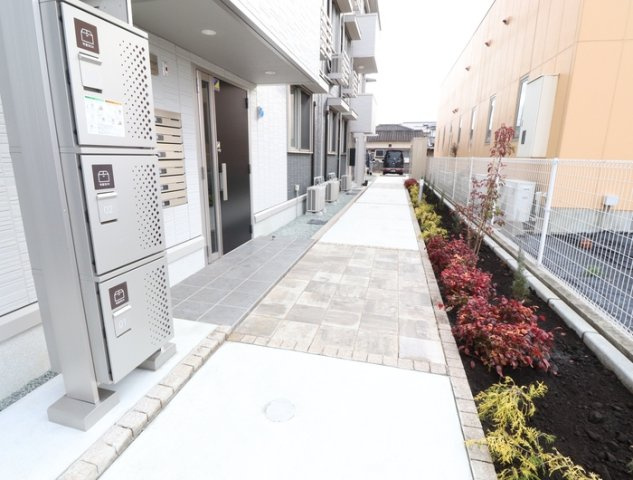 サンライズ新土河原のエントランス