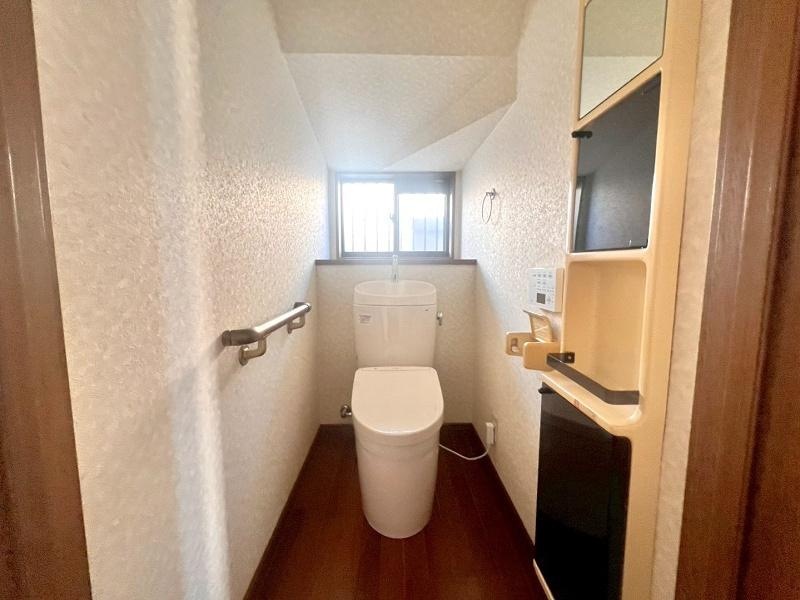 南国市大そね甲　中古戸建てのトイレ