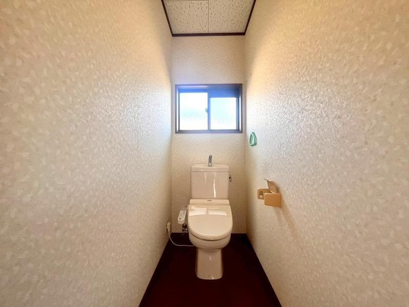 南国市大そね甲　中古戸建てのトイレ