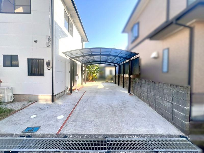 南国市大そね甲　中古戸建ての駐車場