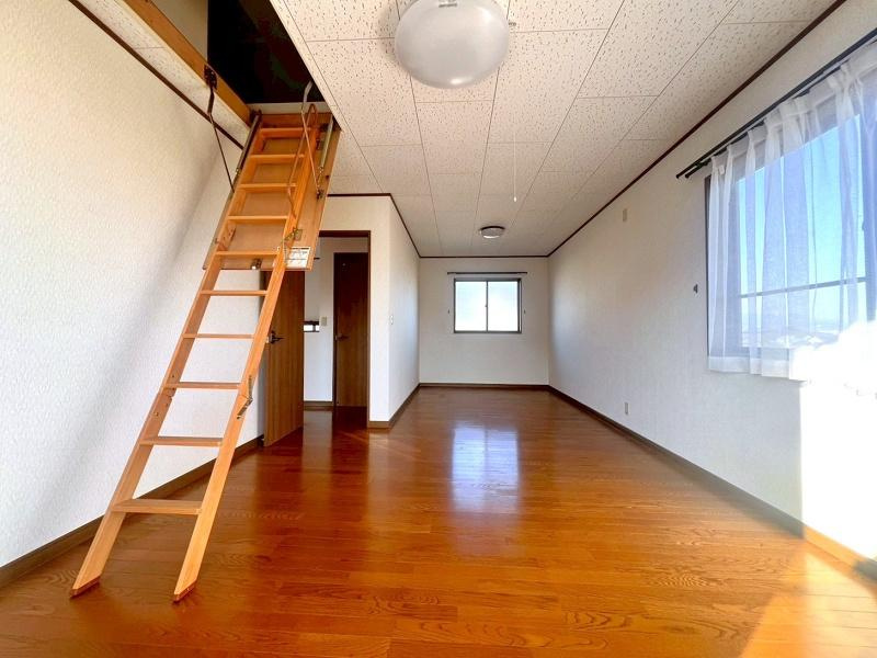 南国市大そね甲　中古戸建ての洋室