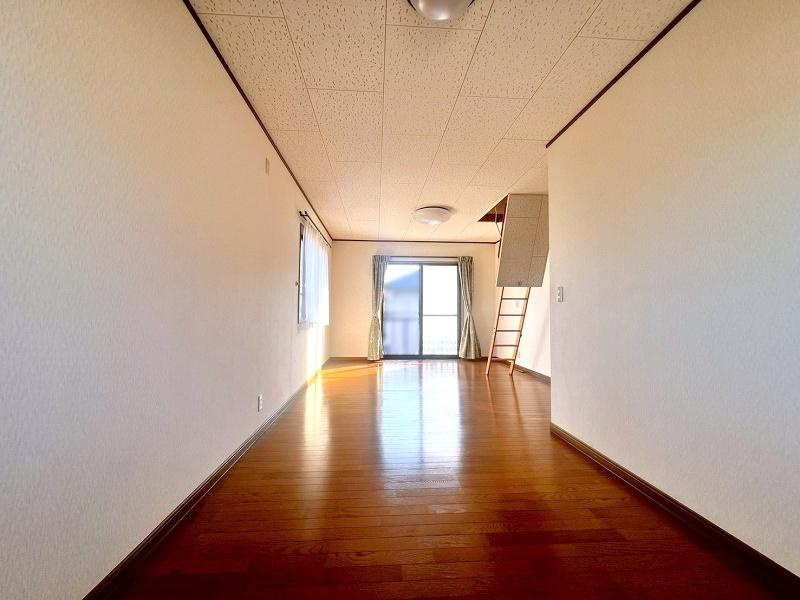 南国市大そね甲　中古戸建ての洋室