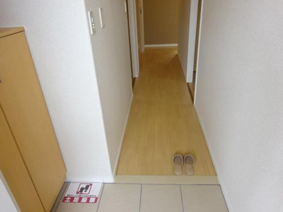 【玄関】 | エルヴェ汐焼Ａ | 玄関