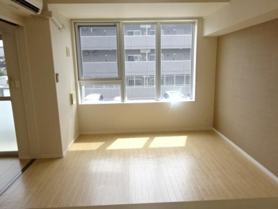 【居間・リビング】 | エルヴェ汐焼Ａ | リビング(北側から)