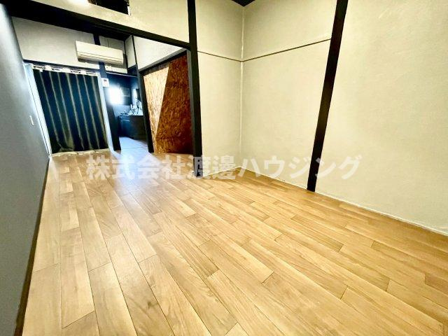 長池町貸家の居間・リビング