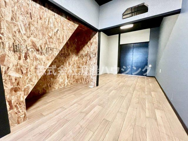 長池町貸家の居間・リビング