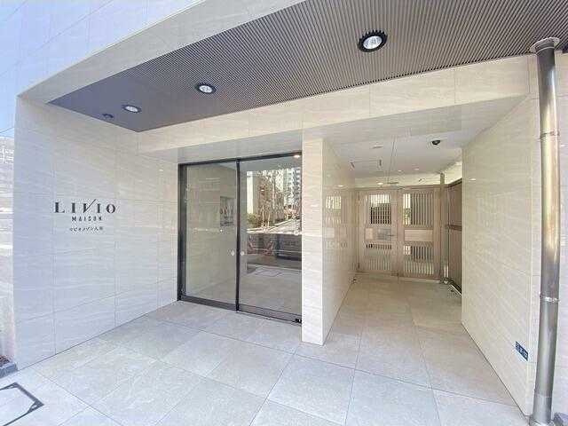 リビオメゾン入谷のエントランス