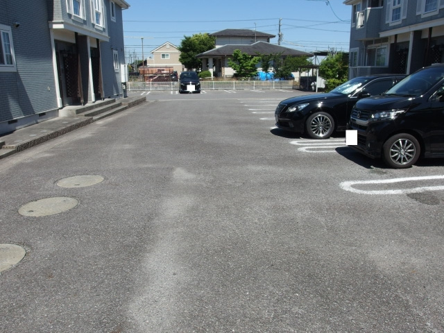 ファミール・ヒロＳの駐車場