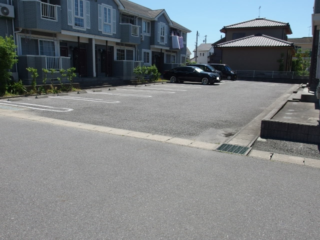 ファミール・ヒロＳの駐車場