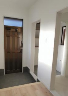 【玄関】 | 狭山市広瀬1丁目 | シューズ・クロークを作り、玄関内の収納を充実