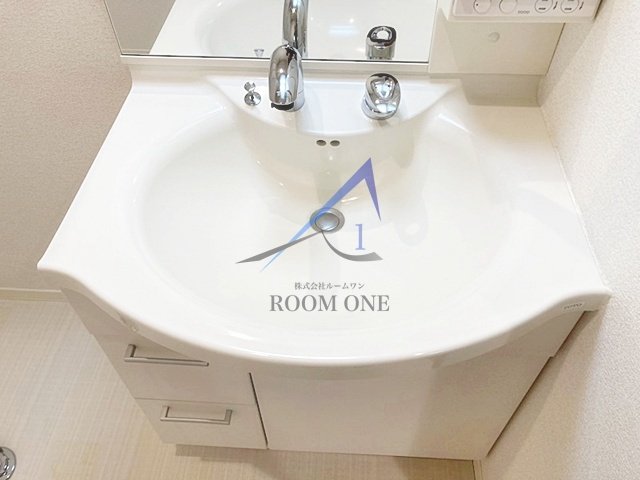 エスポワール東大井の洗面所|独立洗面台です。