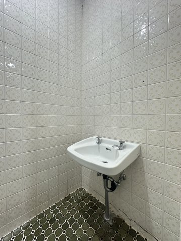 庭井1丁目貸家の洗面所