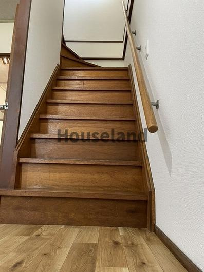 松江西戸建の玄関