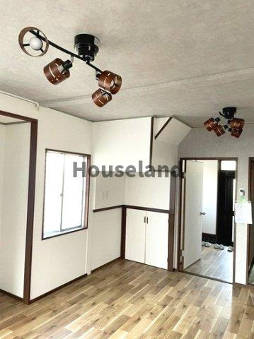 松江西戸建の居間・リビング