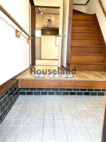 松江西戸建の玄関