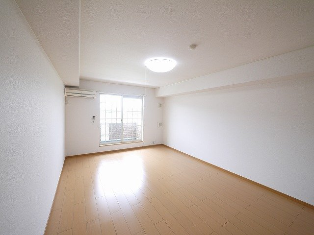 フローレンス　四条大路の居間・リビング|ゆったりとしたリビングです