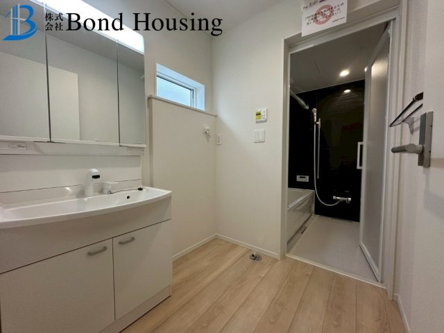 駐車並列2台可能　上高丸第1　新築2区画　2号棟の独立洗面台