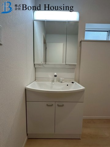 駐車並列2台可能　上高丸第1　新築2区画　2号棟の独立洗面台