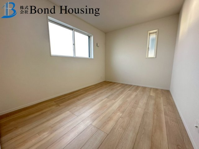 駐車並列2台可能　上高丸第1　新築2区画　2号棟の洋室