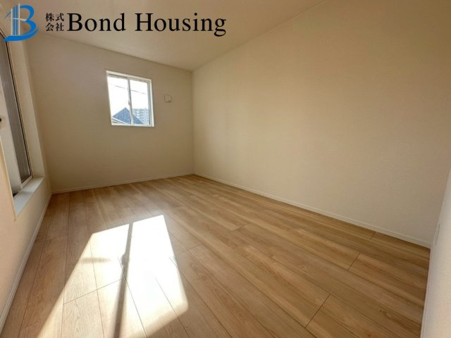 駐車並列2台可能　上高丸第1　新築2区画　2号棟の洋室