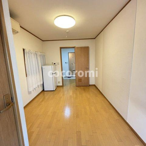 守口市藤田町メゾネット2階の洋室