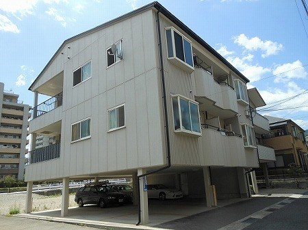 神戸市東灘区本山南町５丁目のアパートの外観