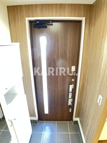 赤川1丁目貸家の玄関