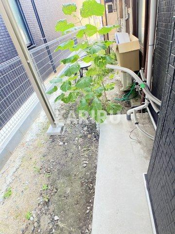 赤川1丁目貸家の庭