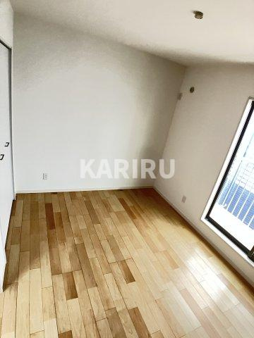 赤川1丁目貸家の洋室