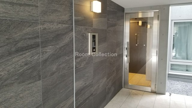 ゴールドレジデンシア祐天寺のエントランス